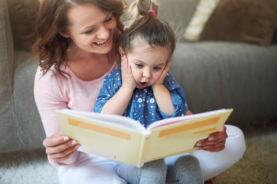 10 dôvodov, prečo je dôležité s deťmi čítať